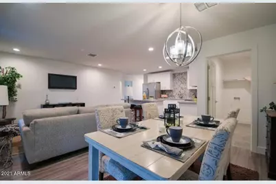 5731 S 12 Lane, Phoenix, AZ 85041 - Photo 5