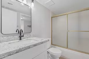 7930 E Camelback Rd, Scottsdale, AZ 85251 - Photo 23