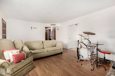 12814 N 112th Avenue, Youngtown, AZ 85363 - Photo 9