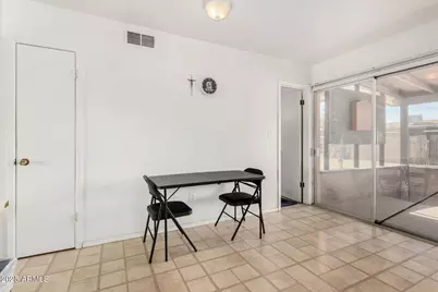 12814 N 112th Avenue, Youngtown, AZ 85363 - Photo 11