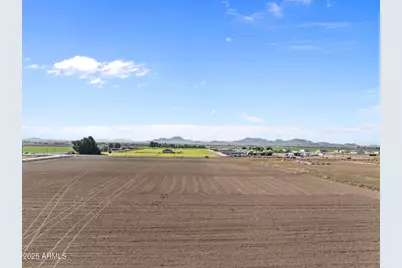 712X S Dean Road #1, Buckeye, AZ 85326 - Photo 9