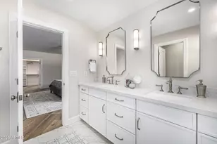 1625 Palmcroft Way SW, Phoenix, AZ 85007 - Photo 7