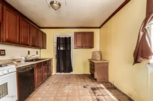 616 W Mobile Ln, Phoenix, AZ 85041 - Photo 13