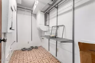 5275 N Camelhead Rd, Phoenix, AZ 85018 - Photo 39