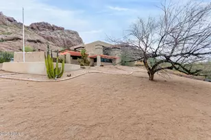 5275 N Camelhead Rd, Phoenix, AZ 85018 - Photo 7