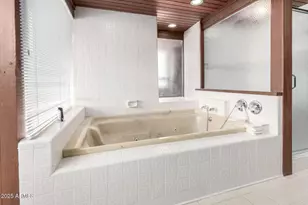 5275 N Camelhead Rd, Phoenix, AZ 85018 - Photo 33