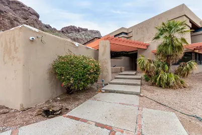 5275 N Camelhead Road, Phoenix, AZ 85018 - Photo 9