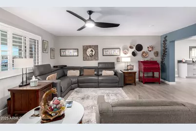 10316 W Salem Drive, Sun City, AZ 85351 - Photo 11