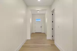 4307 E Avalon Dr, Phoenix, AZ 85018 - Photo 3