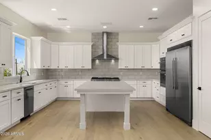 4307 E Avalon Dr, Phoenix, AZ 85018 - Photo 9