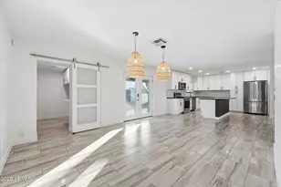 8141 E Palm Ln, Scottsdale, AZ 85257 - Photo 11