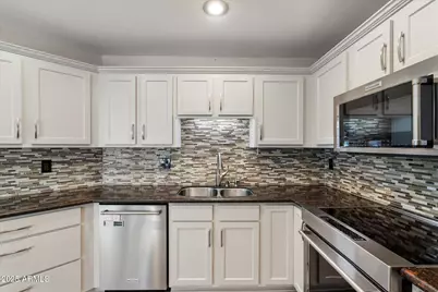 6347 W Delmonico Lane, Glendale, AZ 85302 - Photo 11