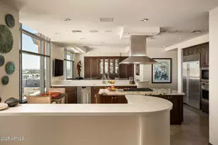 2211 E Camelback Rd, Phoenix, AZ 85016 - Photo 11