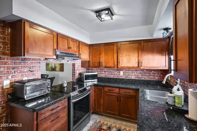 17827 N 9th Avenue, Phoenix, AZ 85023 - Photo 11