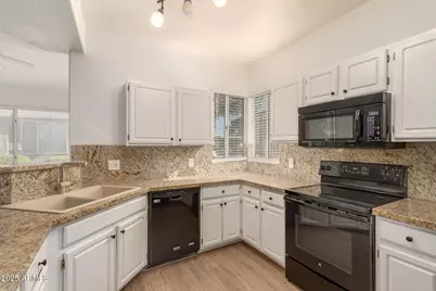 2929 W Yorkshire Drive #1061, Phoenix, AZ 85027 - Photo 7