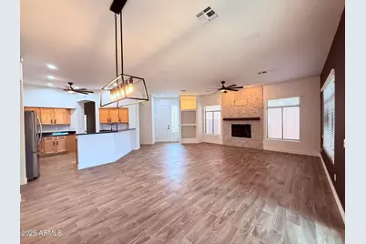 6827 S 39th Place, Phoenix, AZ 85042 - Photo 3