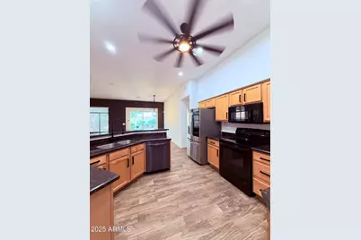 6827 S 39th Place, Phoenix, AZ 85042 - Photo 5