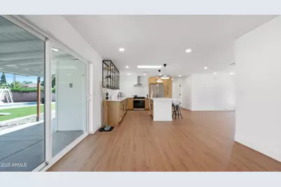 8829 N 17th Avenue, Phoenix, AZ 85021 - Photo 11