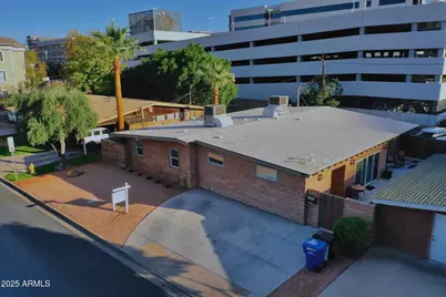 207 E Monterey Way, Phoenix, AZ 85012 - Photo 3