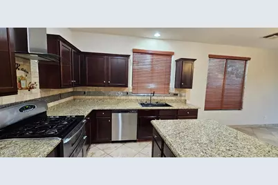 2218 W Magdalena Lane, Phoenix, AZ 85041 - Photo 7