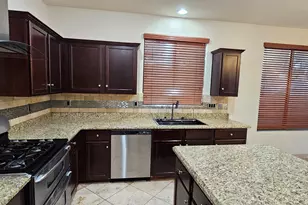 2218 W Magdalena Ln, Phoenix, AZ 85041 - Photo 7