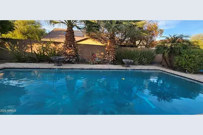 2218 W Magdalena Lane, Phoenix, AZ 85041 - Photo 35