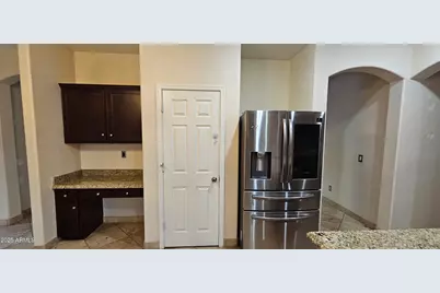 2218 W Magdalena Lane, Phoenix, AZ 85041 - Photo 9