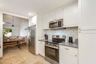 9322 E Jenan Dr, Scottsdale, AZ 85260 - Photo 19