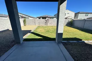 18228 W Daley Ln, Surprise, AZ 85387 - Photo 17