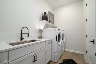 6525 E Libby St, Phoenix, AZ 85054 - Photo 31