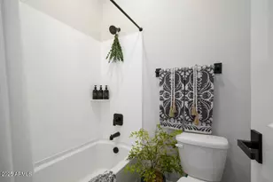 6525 E Libby St, Phoenix, AZ 85054 - Photo 25