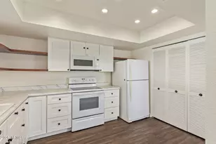 1274 E Avenida Hermosa, Phoenix, AZ 85014 - Photo 11