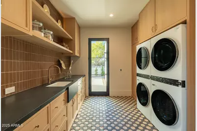 4729 E Arcadia Lane, Phoenix, AZ 85018 - Photo 31