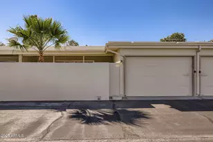 10454 W Palmeras Dr, Sun City, AZ 85373 - Photo 23