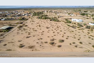 18044 W Peak View Road #metes & bounds, Surprise, AZ 85387 - Photo 17