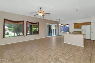 4860 S Springs Dr, Chandler, AZ 85249 - Photo 9