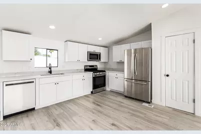 452 E Annette Drive, Phoenix, AZ 85022 - Photo 9