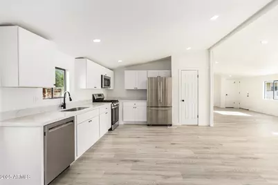 452 E Annette Drive, Phoenix, AZ 85022 - Photo 11