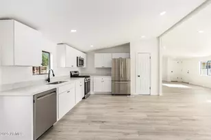 452 E Annette Dr, Phoenix, AZ 85022 - Photo 11