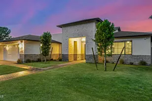 4228 E Avalon Dr, Phoenix, AZ 85018 - Photo 3