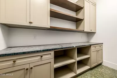 5739 E Calle Del Paisano --, Phoenix, AZ 85018 - Photo 31