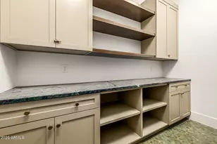 5739 E Calle Del Paisano, Phoenix, AZ 85018 - Photo 31