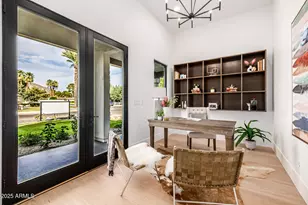 5739 E Calle Del Paisano, Phoenix, AZ 85018 - Photo 7