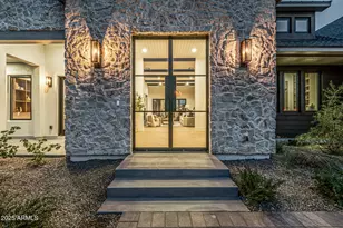 5739 E Calle Del Paisano, Phoenix, AZ 85018 - Photo 5