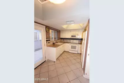 10411 N 11th Avenue #3, Phoenix, AZ 85021 - Photo 5