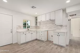 7533 W Sheila Ln, Phoenix, AZ 85033 - Photo 15