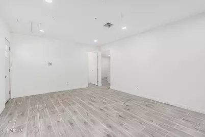 7533 W Sheila Lane, Phoenix, AZ 85033 - Photo 3