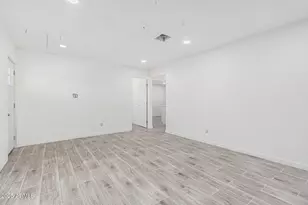 7533 W Sheila Ln, Phoenix, AZ 85033 - Photo 3