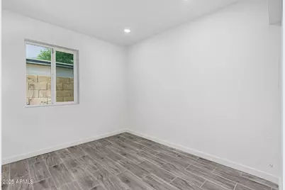 7533 W Sheila Lane, Phoenix, AZ 85033 - Photo 5