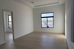 7090 W Celestine Dr, Peoria, AZ 85383 - Photo 9